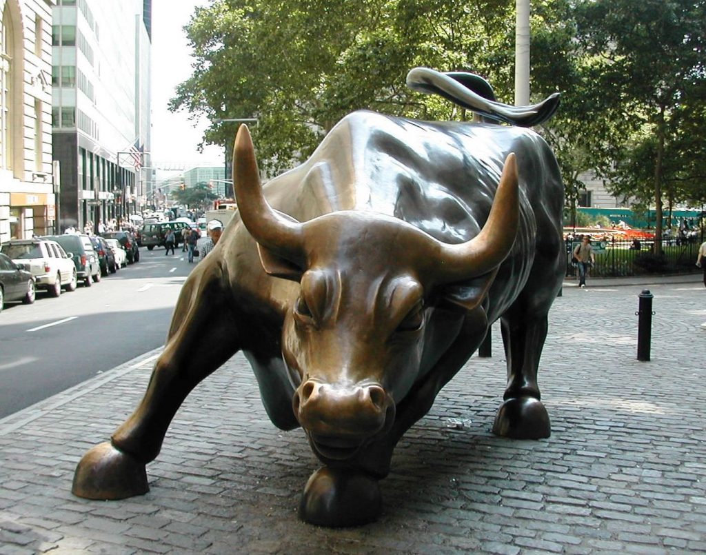 Bronzefigur Charging Bull
