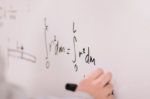 Método de sustitución | Economipedia